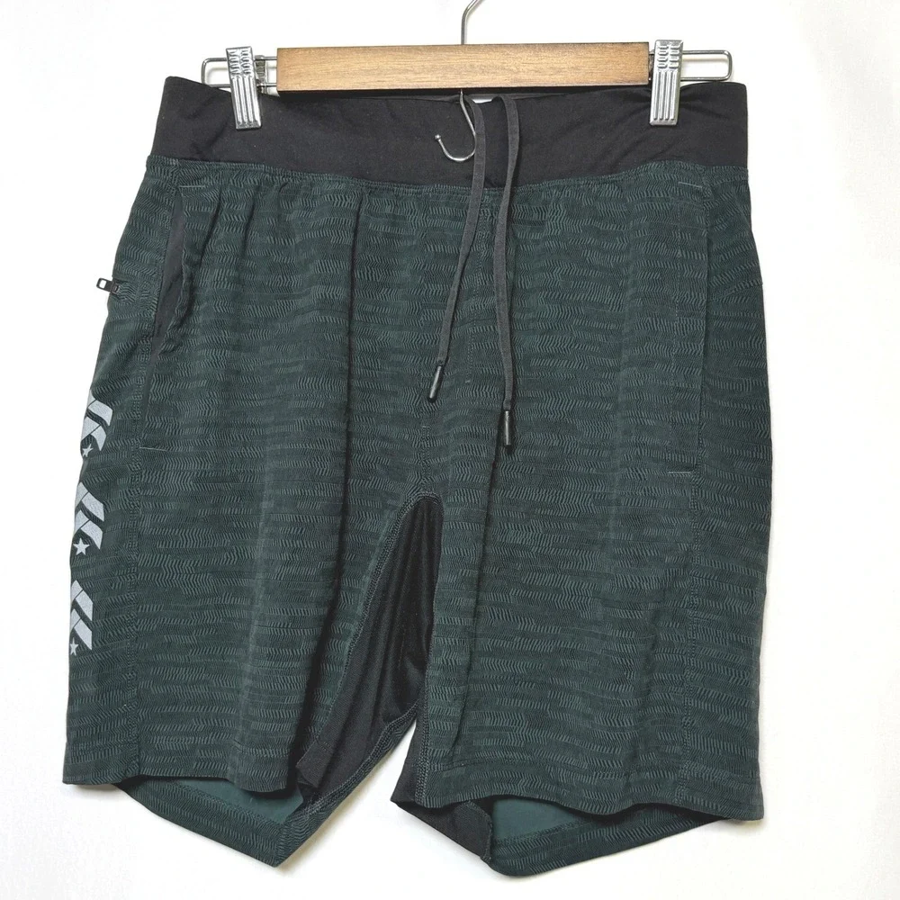 LuLuLemon Mens T.H.E. shorts jacquard chevron print green black Medium